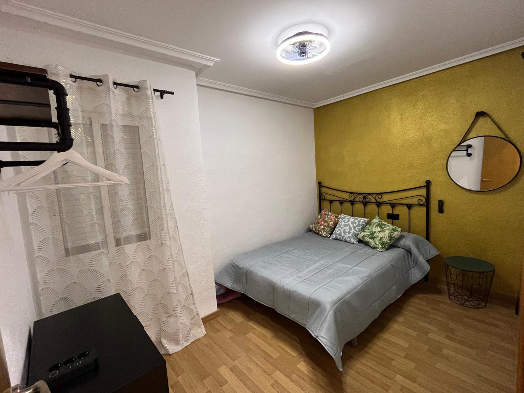 Marqplace Beach Free Parking And Ac Alicante Bagian luar foto