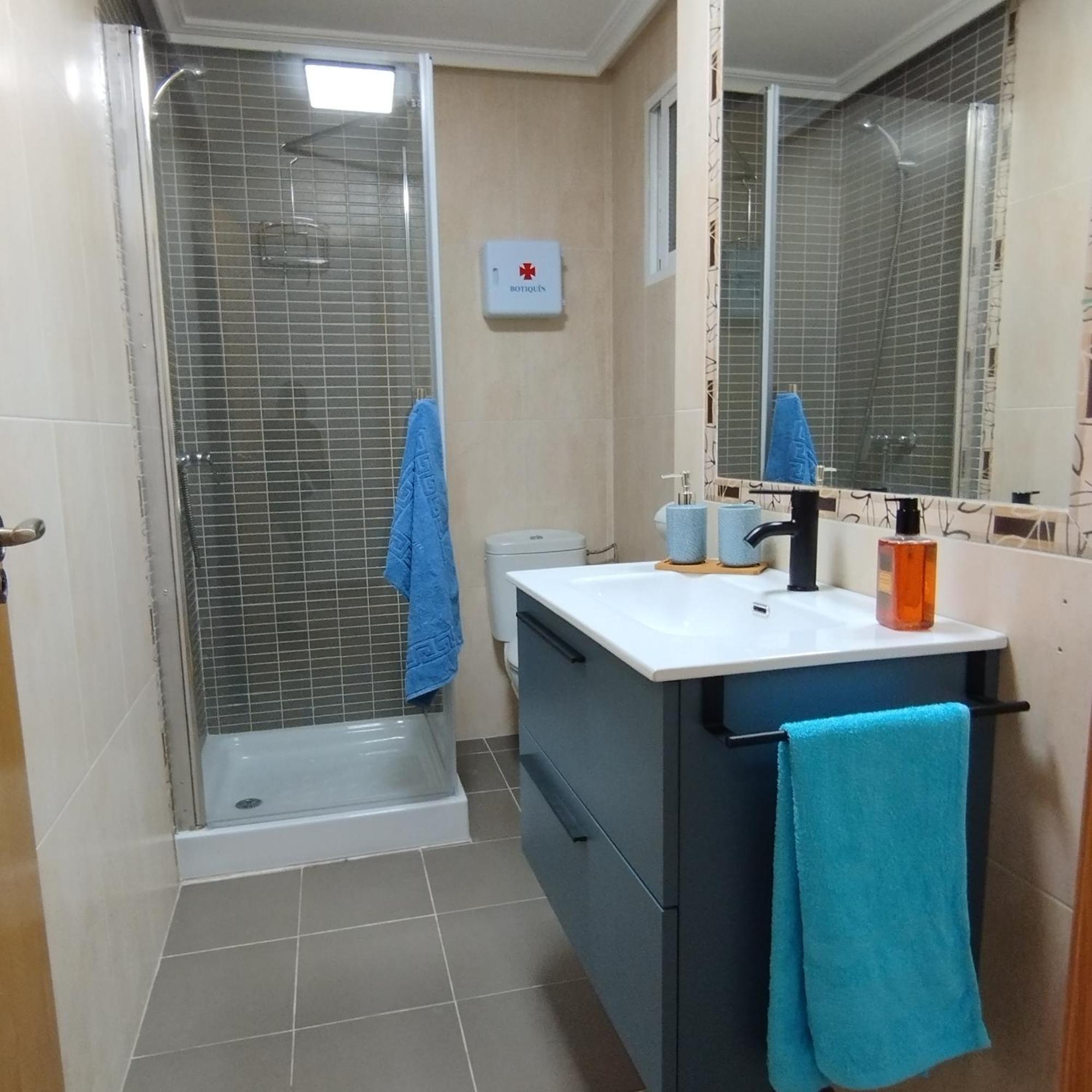 Marqplace Beach Free Parking And Ac Alicante Bagian luar foto