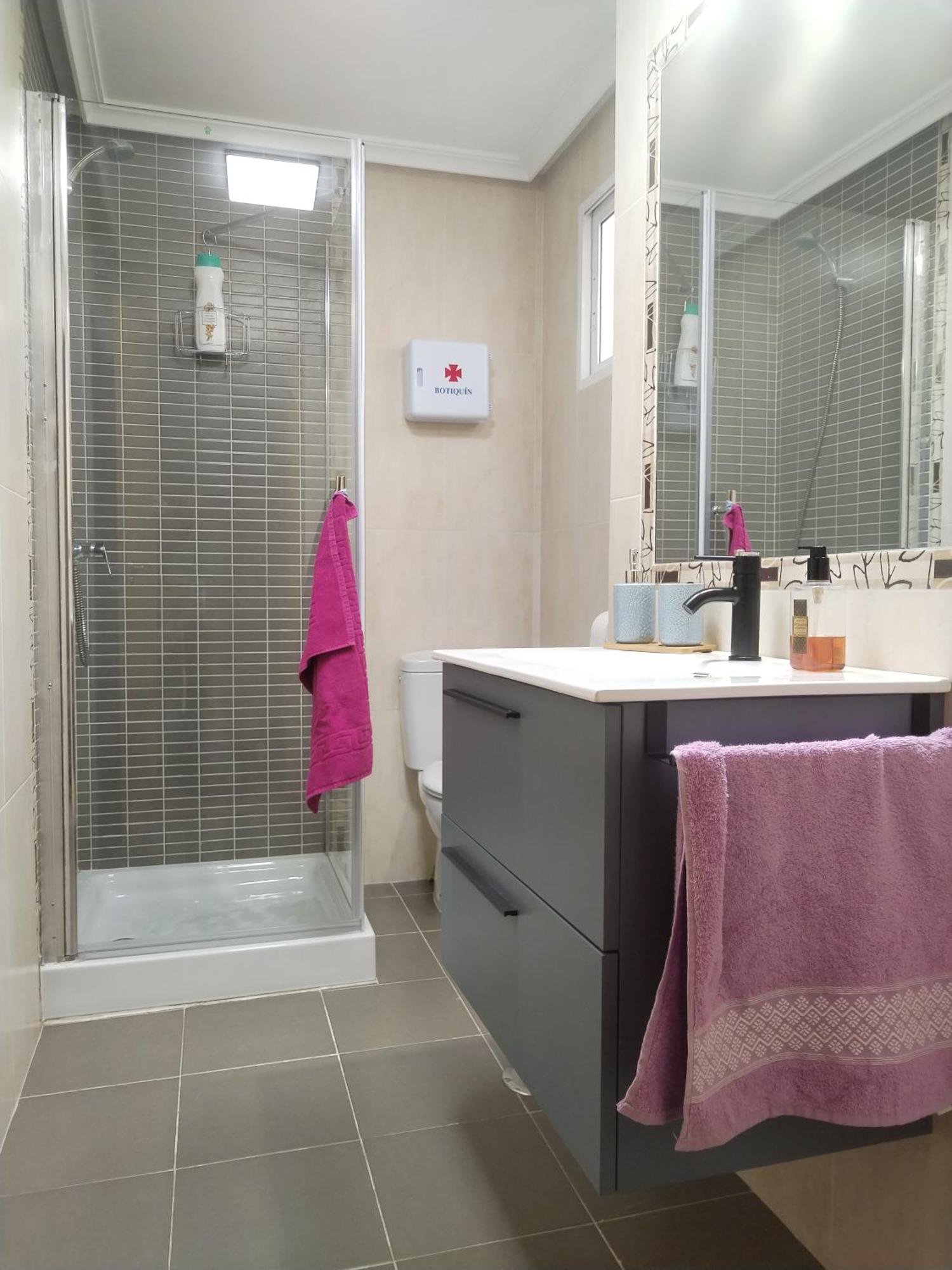 Marqplace Beach Free Parking And Ac Alicante Bagian luar foto